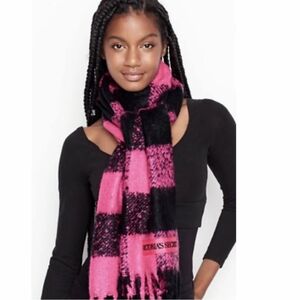NWT Victoria's Secret Winter Angel Collection Fuchsia Buffalo Check Scarf